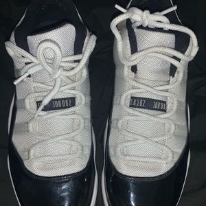 Jordan 11 retro low concord Size 13